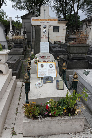 Файл:Père-Lachaise Papus 01.jpg