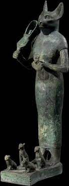 Богиня Бастет, Лувр, Париж.