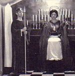 Жрец с копьем в Гностической мессе