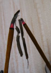 Благовонные палочки не всегда бывают одинаковой толщины